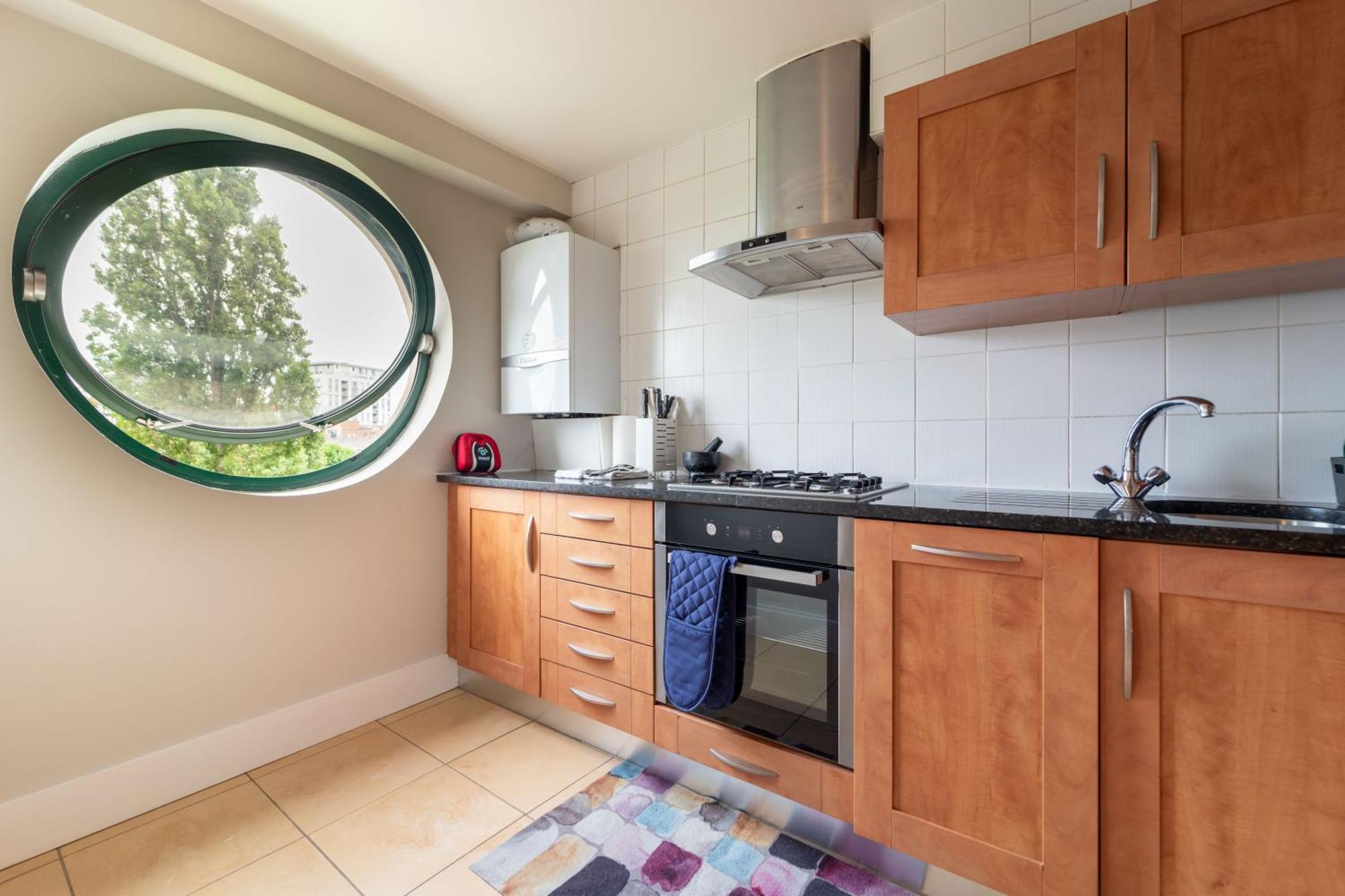 Апартаменты Luxury Docklands 2bed Apt- Close To Excel- Canary Wharf- Airport - 02 Arena- Free Parking- Ps 4