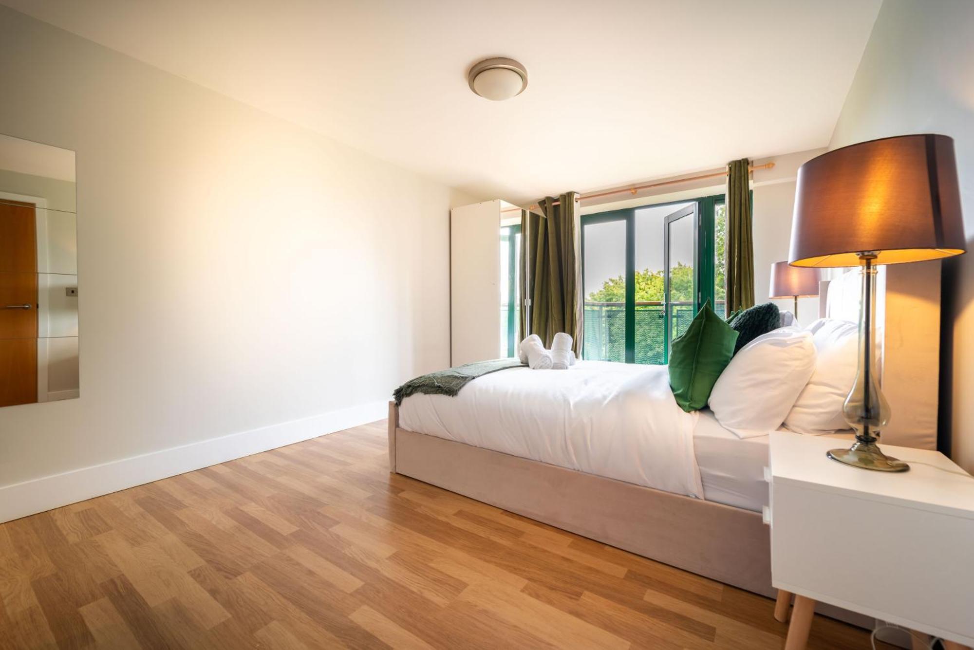 Апартаменты Luxury Docklands 2bed Apt- Close To Excel- Canary Wharf- Airport - 02 Arena- Free Parking- Ps 4 Лондон