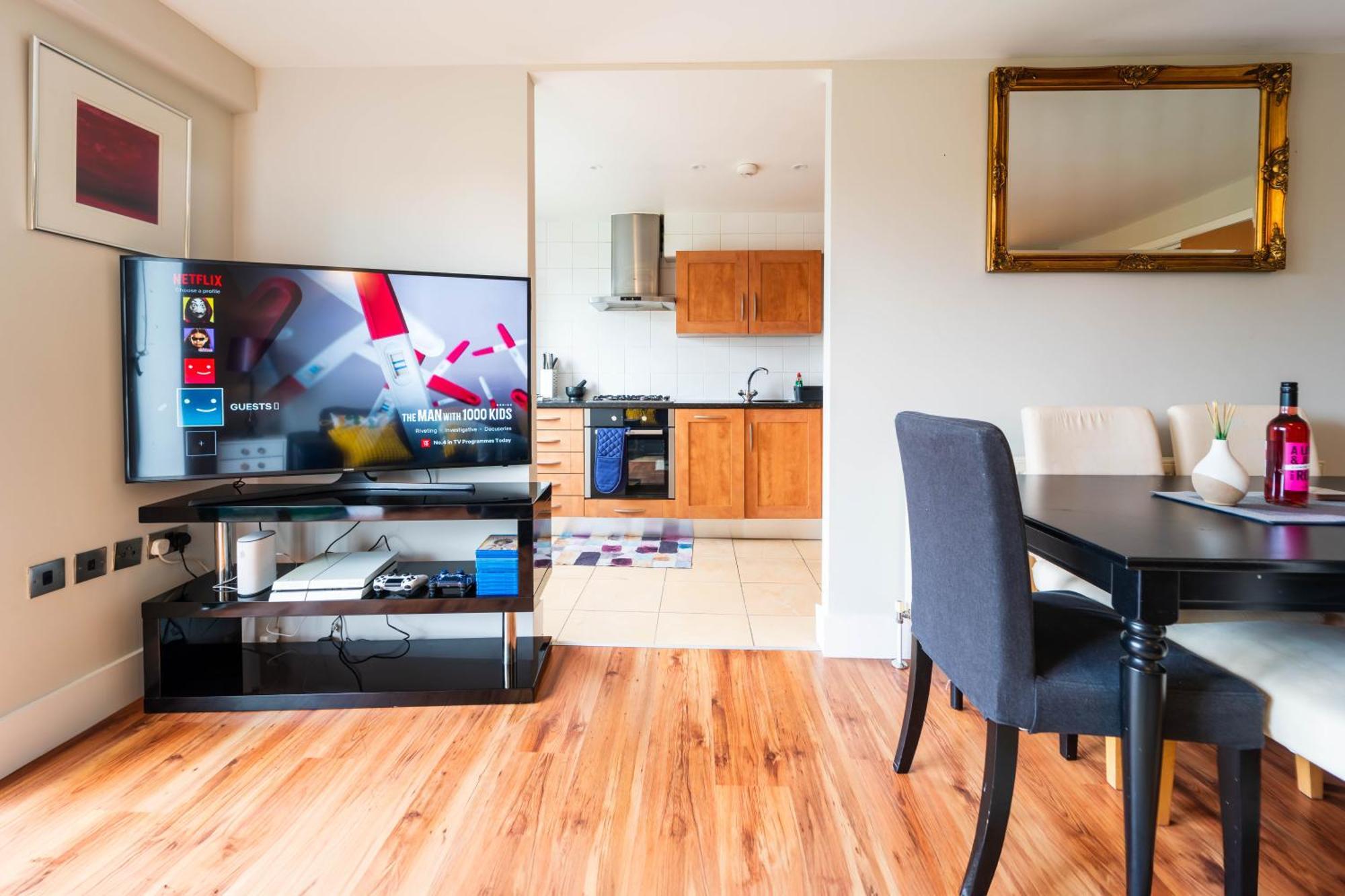Апартаменты Luxury Docklands 2bed Apt- Close To Excel- Canary Wharf- Airport - 02 Arena- Free Parking- Ps 4
