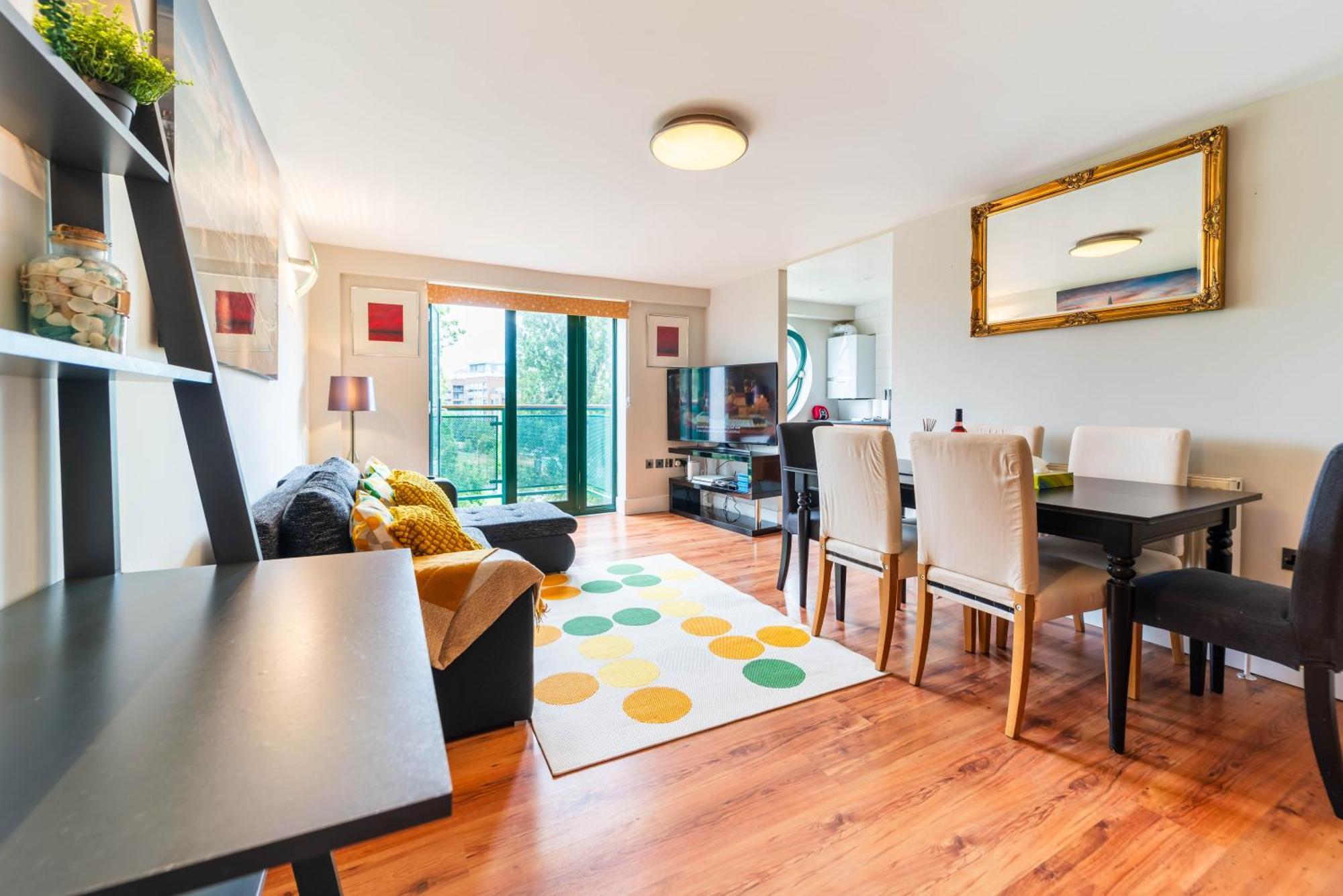 Luxury Docklands 2bed Apt- Close To Excel- Canary Wharf- Airport - 02 Arena- Free Parking- Ps 4 Лондон
