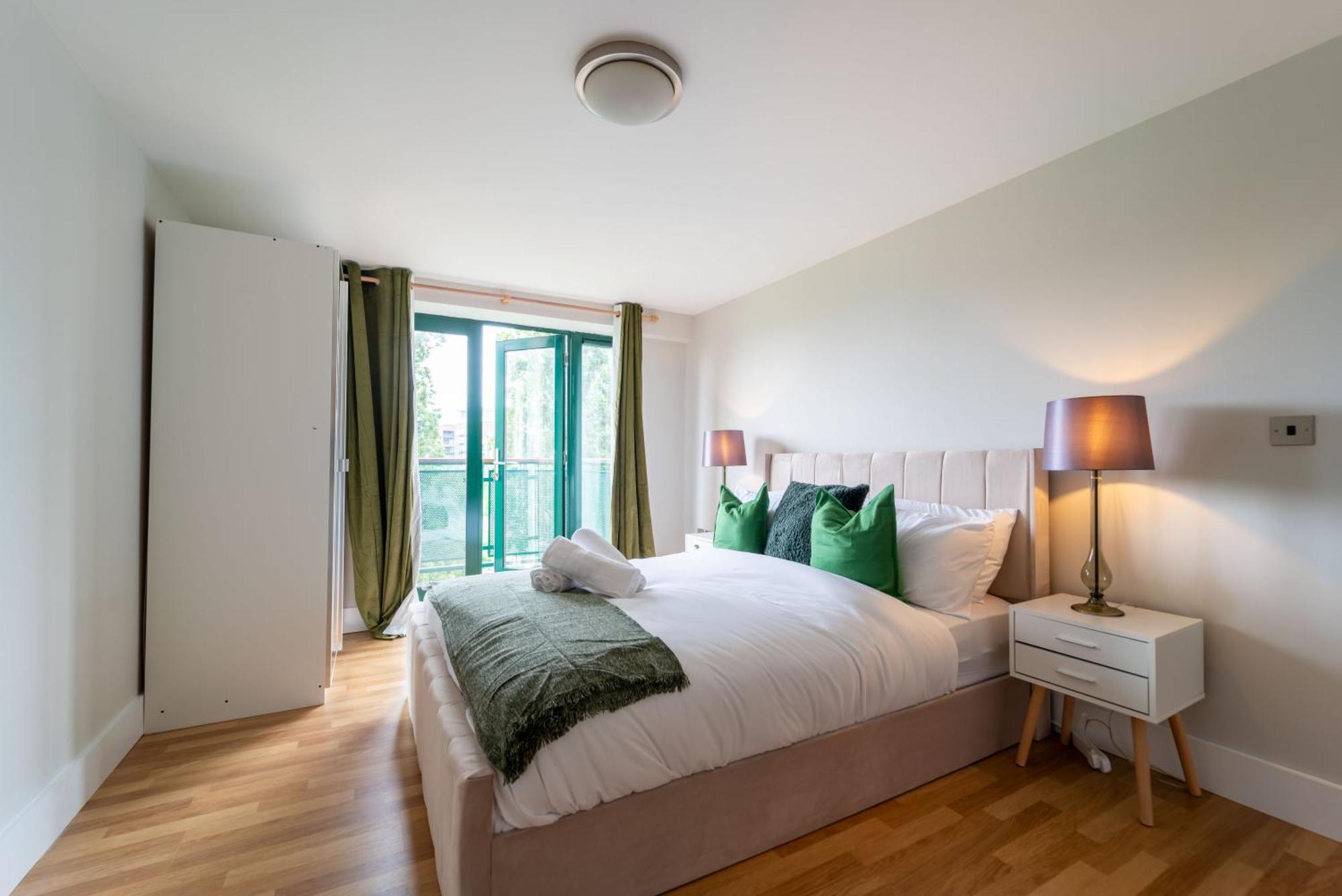 Luxury Docklands 2bed Apt- Close To Excel- Canary Wharf- Airport - 02 Arena- Free Parking- Ps 4 * Лондон