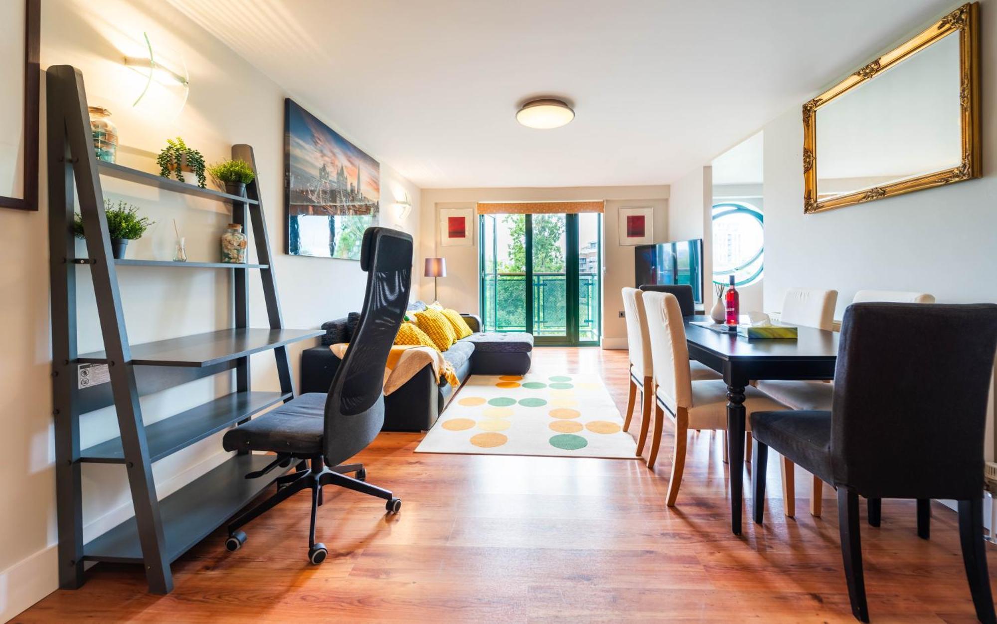 Luxury Docklands 2bed Apt- Close To Excel- Canary Wharf- Airport - 02 Arena- Free Parking- Ps 4 Лондон