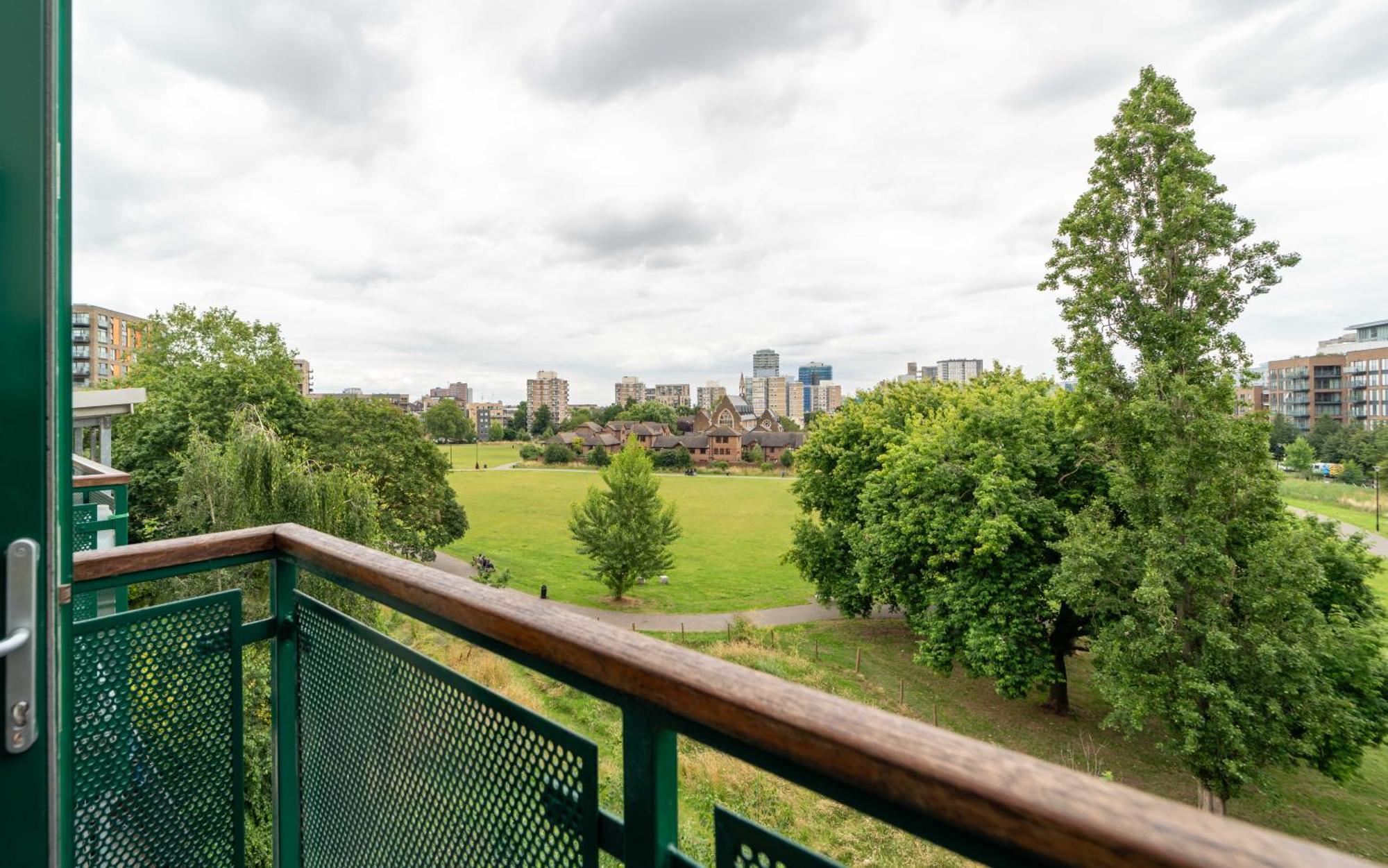 Апартаменты Luxury Docklands 2bed Apt- Close To Excel- Canary Wharf- Airport - 02 Arena- Free Parking- Ps 4